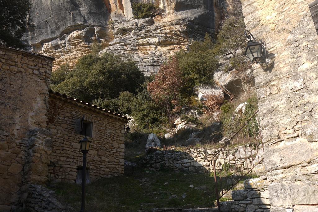 Auberge Des Seguins Buoux ภายนอก รูปภาพ