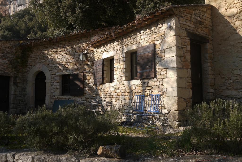 Auberge Des Seguins Buoux ภายนอก รูปภาพ
